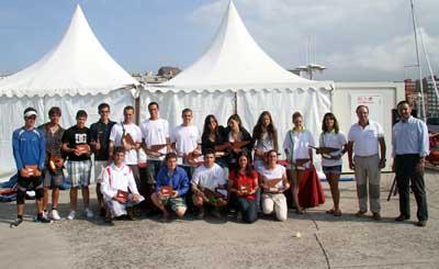 En la última y definitiva jornada la tripulación malagueña del Yuyu Team sentencio la clasificación proclamándose campeones de España Jr. de la clase Snipe. En la última y definitiva jornada la tripulación malagueña del Yuyu Team sentencio la clasificación proclamándose campeones de España Jr. de la clase Snipe.