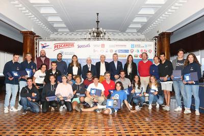 Eolo huyó de la Ría de Vigo y Francesco Zampacavallo y Carlos Francés se llevaron la Copa de España de Vaurien para Valencia Eolo huyó de la Ría de Vigo y Francesco Zampacavallo y Carlos Francés se llevaron la Copa de España de Vaurien para Valencia