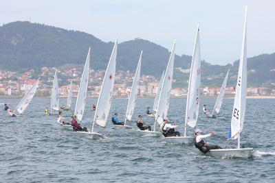 Eolo y Neptuno se alían con Bouzas y les regalan una brillante jornada de mar y viento a la Clase ILCA Eolo y Neptuno se alían con Bouzas y les regalan una brillante jornada de mar y viento a la Clase ILCA