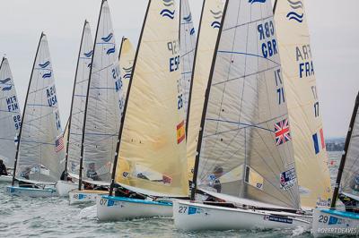 España arranca en el top ten del mundial de Finn España arranca en el top ten del mundial de Finn
