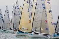 España arranca en el top ten del mundial de Finn