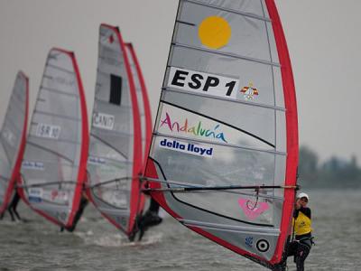 España se asegura una plata y luchará mañana por tres medallas más en la Delta Lloyd Regatta España se asegura una plata y luchará mañana por tres medallas más en la Delta Lloyd Regatta