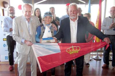 Fernando del Castillo se hace con el Trofeo 50ª Aniversario del Club Náutico de Riveira – Trofeo Ramiro Carregal Rey Fernando del Castillo se hace con el Trofeo 50ª Aniversario del Club Náutico de Riveira – Trofeo Ramiro Carregal Rey