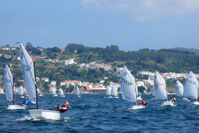 Ferrol y su ría acogieron a las flotas gallegas de las clases Optimist y Láser Ferrol y su ría acogieron a las flotas gallegas de las clases Optimist y Láser