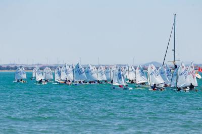 Final en seco para el Campeonato de Andalucía de Optimist 2019 en la bahía de Cádiz Final en seco para el Campeonato de Andalucía de Optimist 2019 en la bahía de Cádiz