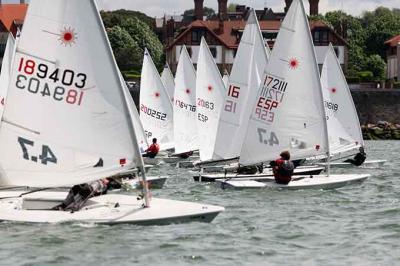 Gabriel Oraa se adjudica el XIV Trofeo José Luis Azqueta de vela ligera Gabriel Oraa se adjudica el XIV Trofeo José Luis Azqueta de vela ligera