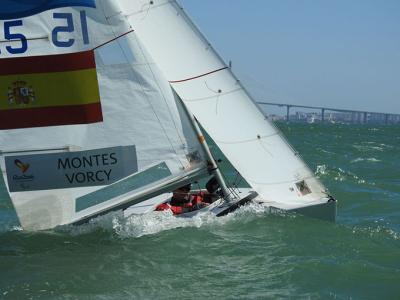 Golpe de efecto de Arturo Montes y su 2.4mR en el nacional de Vela Adaptada Golpe de efecto de Arturo Montes y su 2.4mR en el nacional de Vela Adaptada