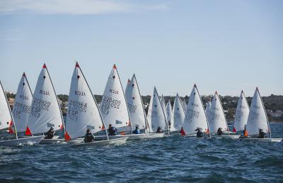 Gran Fin de semana de encuentro de  vela ligera en el Trofeo CN Arenal