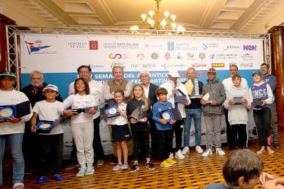 Iker Múgica y Beatriz Quintana se llevan el Meeting Internacional Cidade de Vigo y el vigués Paco Riveras acaba en el Top Ten Iker Múgica y Beatriz Quintana se llevan el Meeting Internacional Cidade de Vigo y el vigués Paco Riveras acaba en el Top Ten