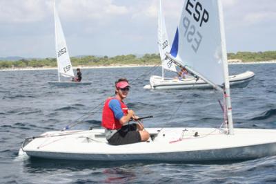 Jaume Gomila se sitúa como líder provisional del Trofeo Illes Balears Láser Radial más reñido de los últimos tiempos Jaume Gomila se sitúa como líder provisional del Trofeo Illes Balears Láser Radial más reñido de los últimos tiempos