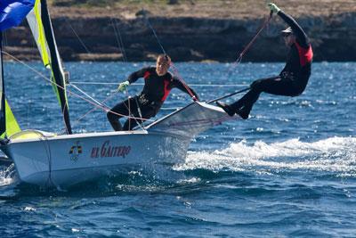 Javier Hernández firmó hoy un 1º y un 3º en el Mundial de Laser. Echávarri y Rivero siguen en posición de plaza olímpica Javier Hernández firmó hoy un 1º y un 3º en el Mundial de Laser. Echávarri y Rivero siguen en posición de plaza olímpica