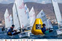 Joan Lleonart y Marta Mansito, primeros líderes de la Copa de España Optimist en Almería