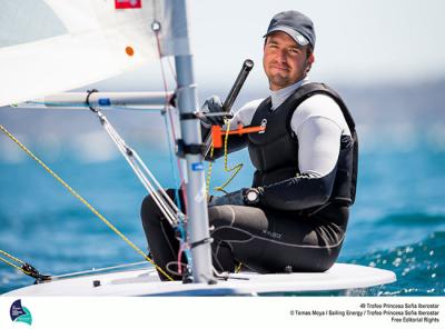 Joaquín Balnco mantiene el liderato de los Laser Standard en los Juegos Mediterráneos