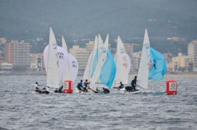 Joaquín Blanco se jugará mañana jueves en la Medal Race de Laser Standard la victoria en la 36 Palamós-Christmas Race