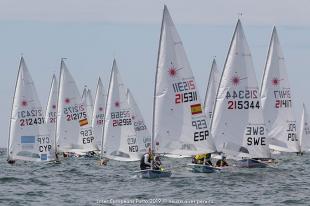 Joaquín Blanco se mantiene en el top 10 del europeo de Laser Joaquín Blanco se mantiene en el top 10 del europeo de Laser