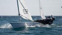 Joel Rodríguez, lidera la competición del Europeo Sub21 Láser en Douarnenez, Francia.