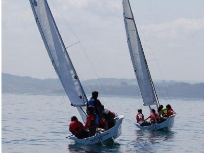 La “1ª liga match race de omega Náutico de Ares” llega a la fase final de la primera ronda clasificatoria. La “1ª liga match race de omega Náutico de Ares” llega a la fase final de la primera ronda clasificatoria.