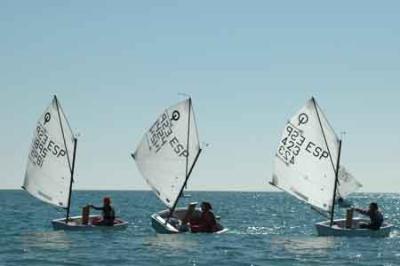 La 1ª Fase de la Copa de Andalucía de Optimist 2013 deja mucho por hacer de cara al segundo y definitivo asalto La 1ª Fase de la Copa de Andalucía de Optimist 2013 deja mucho por hacer de cara al segundo y definitivo asalto