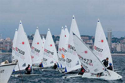 La 50 Semana Náuitica de Alacant levanta el telón con vela ligera, infantil y pesca La 50 Semana Náuitica de Alacant levanta el telón con vela ligera, infantil y pesca
