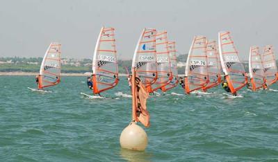 La bahía de Cádiz acoge la Copa de España de Windsurf La bahía de Cádiz acoge la Copa de España de Windsurf