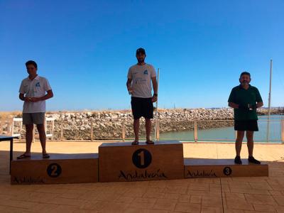 La bahía de Cádiz resuelve los campeonatos de Láser y Patín con una espléndida jornada La bahía de Cádiz resuelve los campeonatos de Láser y Patín con una espléndida jornada
