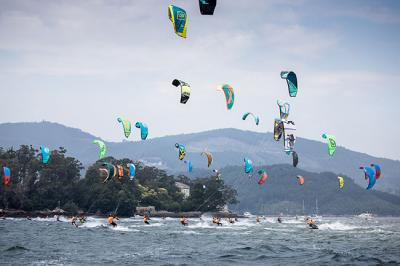 La ensenada de San Simón se prepara para acoger la tercera edición del KiteFest Cesantes