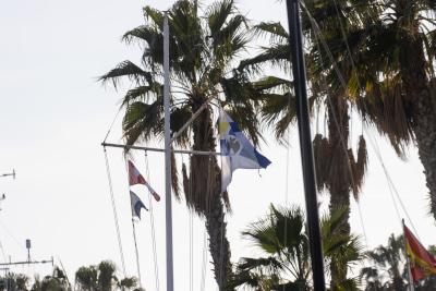 La falta de viento deja a la flota 29er en tierra y sin poder navegar