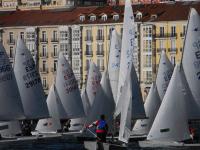 La falta de viento dejo en blanco la regata de los Snipes santanderinos.