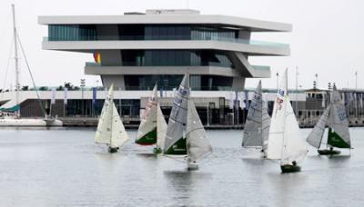 La falta de viento impide el inicio del Trofeo Iberdrola de vela paralímpica La falta de viento impide el inicio del Trofeo Iberdrola de vela paralímpica