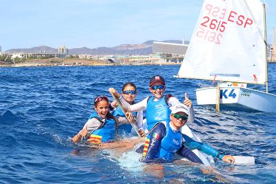 La Federació Catalana de Vela, campeona de la 1ª Barcelona Team Racing La Federació Catalana de Vela, campeona de la 1ª Barcelona Team Racing