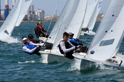 La Flota Snipe Cádiz celebra su “II Trofeo Aniversario” este fin de semana en la Bahía con más de 50 inscritos. La Flota Snipe Cádiz celebra su “II Trofeo Aniversario” este fin de semana en la Bahía con más de 50 inscritos.