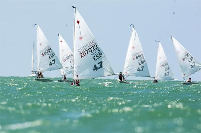 La gaditana Sierra y los malagueños Villalón y Orense, campeones de Andalucía de Láser 4.7 La gaditana Sierra y los malagueños Villalón y Orense, campeones de Andalucía de Láser 4.7