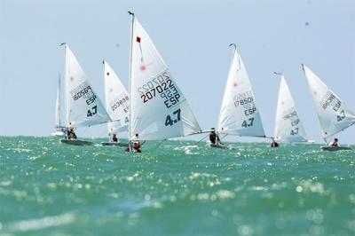 La gaditana Sierra y los malagueños Villalón y Orense, campeones de Andalucía de Láser 4.7