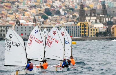La Mini AECIO del náutico de Gran Canaria con más de 100 participantes La Mini AECIO del náutico de Gran Canaria con más de 100 participantes