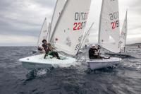 La niebla y el poco viento condicionaron la Copa España ILCA 6 en el Abra