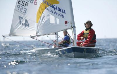 La Ría de Arousa acoge este fin de semana el Trofeo Caixa Galicia de Láser La Ría de Arousa acoge este fin de semana el Trofeo Caixa Galicia de Láser