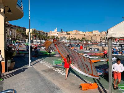 La segunda jornada de la Copa de España de Windsurf en Melilla concluyó en blanco