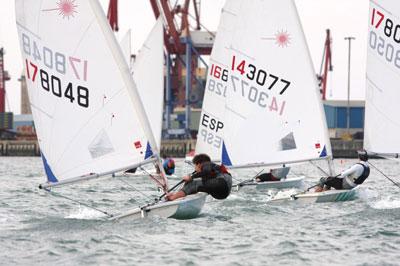 Las cántabras Paula Hoz y Paula Lobera ganan el X Trofeo Azqueta Las cántabras Paula Hoz y Paula Lobera ganan el X Trofeo Azqueta