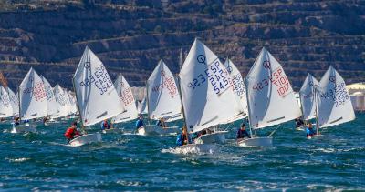 Las promesas de la vela navegan en el Abra en la Regata OptiGetxo Las promesas de la vela navegan en el Abra en la Regata OptiGetxo