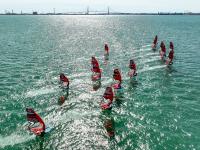 Las tablas olímpicas ya vuelan sobre la bahía de Cádiz