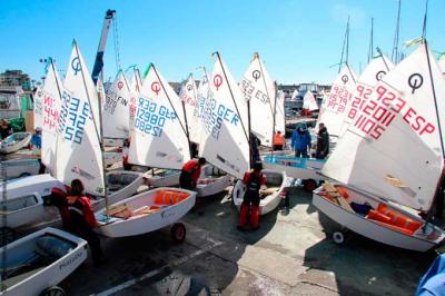 Lo más granado de la flota nacional e internacional de optimist se citan en el Náutico de Torrevieja Lo más granado de la flota nacional e internacional de optimist se citan en el Náutico de Torrevieja
