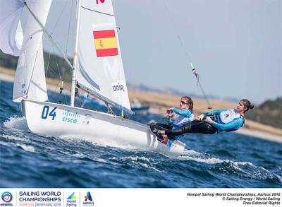 Los 470 españoles se mantienen en el Top 10 del mundial de vela