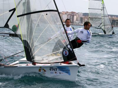 Los Alonso defienden la medalla de plata en el Europeo de 49er Los Alonso defienden la medalla de plata en el Europeo de 49er