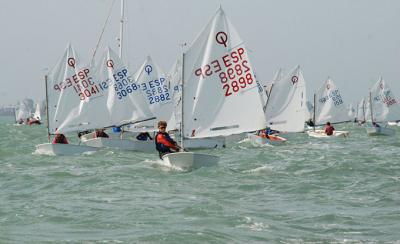 Los andaluces González, Martín-Prat y Pachón, y la canaria Díaz, primeros líderes del 4º Trofeo de la Hispanidad Los andaluces González, Martín-Prat y Pachón, y la canaria Díaz, primeros líderes del 4º Trofeo de la Hispanidad