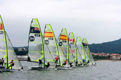 Los asturianos Alonso lideran la primera jornada en Vilagarcía de Arousa del Nacional de 49er Los asturianos Alonso lideran la primera jornada en Vilagarcía de Arousa del Nacional de 49er