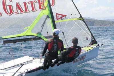 Los Hermanos Alonso lideres en 49er en la Copa del Mundo de Hyères Los Hermanos Alonso lideres en 49er en la Copa del Mundo de Hyères