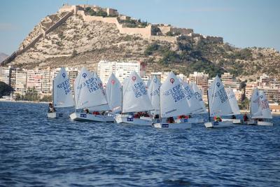 Los más pequeños desembarcan en la Semana Náutica de Alicante Los más pequeños desembarcan en la Semana Náutica de Alicante
