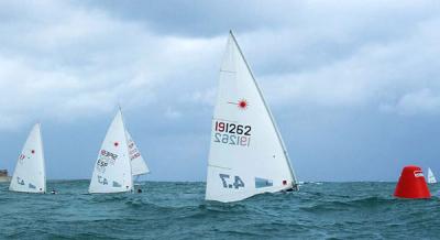 Los Optimist y los Laser no pueden con el mal tiempo en Valencia Los Optimist y los Laser no pueden con el mal tiempo en Valencia