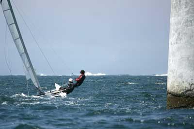 Los vigueses Chisco Catalán y José Quiñones toman la iniciativa en el RAID INTERNACIONAL RIAS BAIXAS Los vigueses Chisco Catalán y José Quiñones toman la iniciativa en el RAID INTERNACIONAL RIAS BAIXAS