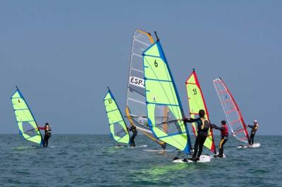 Los Óptimist B y los Techno 293 tienen una cita autonómica en el Trofeo XXXVII Navidades Náuticas del CN Benidorm Los Óptimist B y los Techno 293 tienen una cita autonómica en el Trofeo XXXVII Navidades Náuticas del CN Benidorm